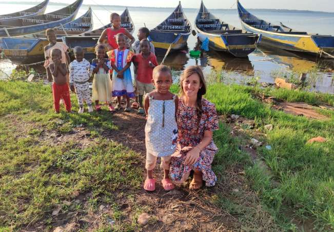 Elettrici senza frontiere combatte la povertà energetica della scuola di Koome in Uganda.